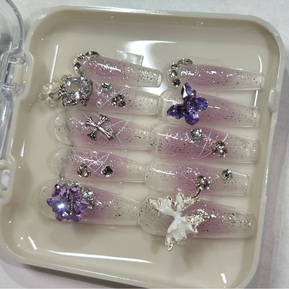 New press on nails - Picture 3 of 4